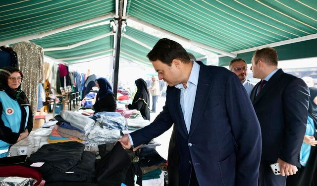 Vali Abdullah Köklü’den Molla Hüsrev Hafızlık Külliyesi Yararına Düzenlenen Hayır Çarşısı’na Ziyaret