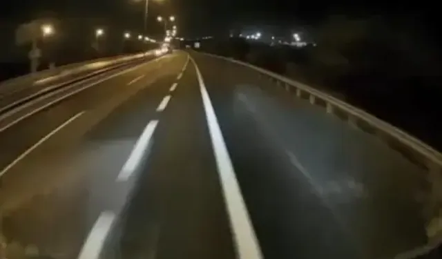 Silivri'de TIR İle Otomobilin Çarpıştığı Kaza Kamerada