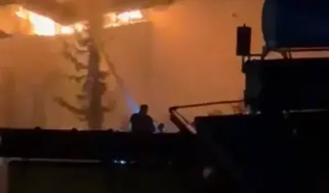 Binanın Çatı Katı Yandı