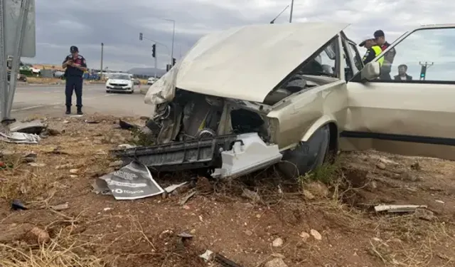 Adıyaman'da Otomobiller Çarpıştı; 5 Yaralı