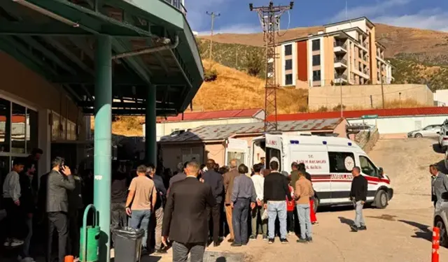 Kamyonetle Otomobil Çarpıştı; H.N Bebek Öldü, 7 Yaralı