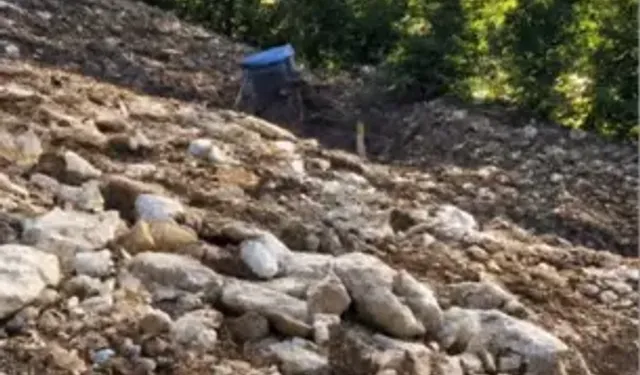 Devrilen Traktörün Sürücüsü Yaralandı