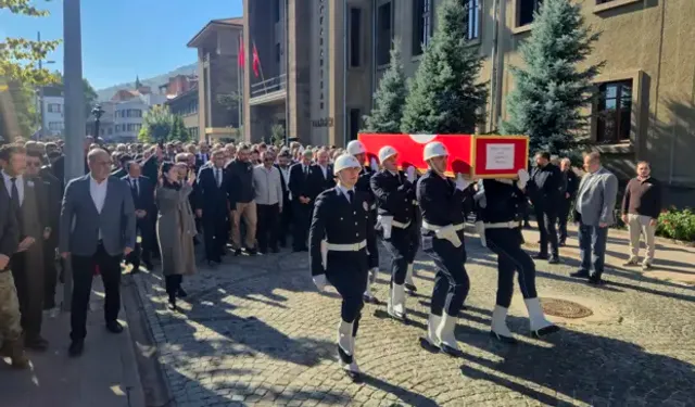 Silahla Vurulmuş Halde Bulunan Vali Yardımcısının Cenazesi Memleketine Uğurlandı