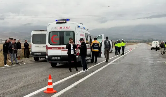Öğrenci Servisi Devrildi; 12 Yaralı