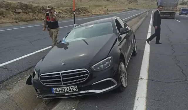Bingöl’de Otomobil Yağmur Suyu Kanalına Düştü: 3 Yaralı