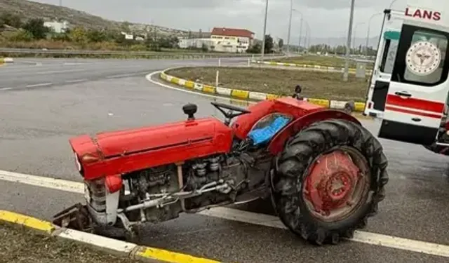 Konya'da Traktör İle Otomobil Çarpıştı: 3 Yaralı