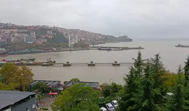 Zonguldak'ta Yağmur Sonrası Denizin Rengi Değişti