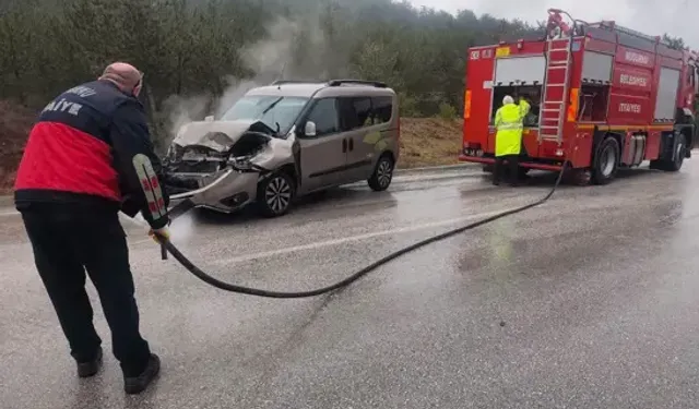 Hafif Ticari Araç TIR’a Çarptı: 1 Yaralı