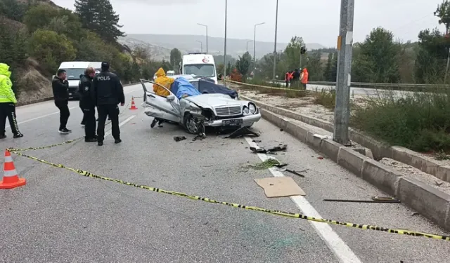 Düğün Yolunda Kaza: 1 Ölü, 4 Yaralı