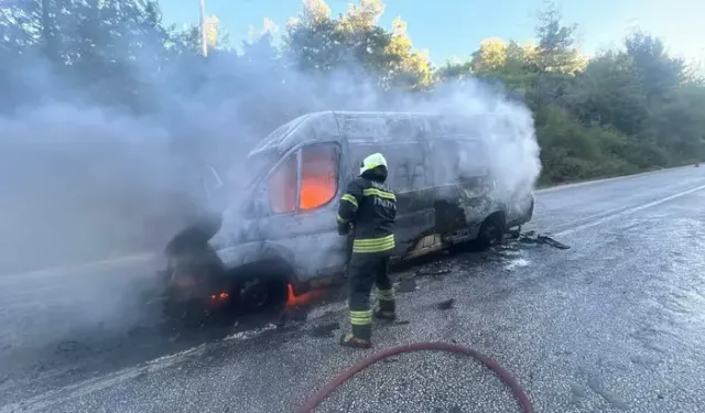 Bodrum’da Okul Servis Minibüsü Yandı