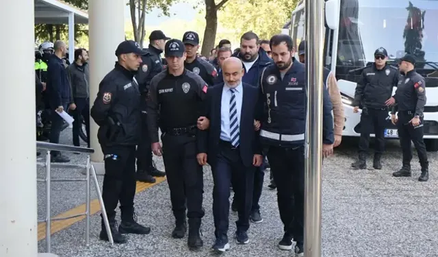 Milas Belediyesi'ne Operasyonda Başkan T. Ve Oğlu Da Dahil 20 Şüpheli Adliyede