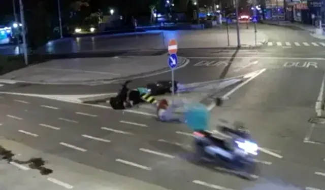 İki Motosikletin Çarpıştığı Kaza Kamerada; 3 Yaralı