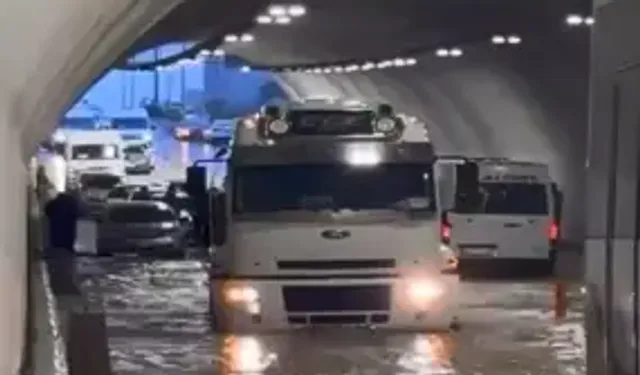Pendik'te Sağanağın Ardından Tüneli Su Bastı