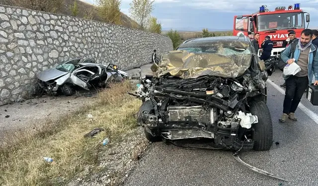 Çorum’da Otomobil İle Cip Çarpıştı; 4 Ölü, 2 Yaralı