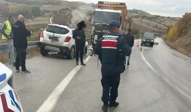 Ankara'da Otomobil İle Hafriyat Kamyonu Çarpıştı: 1 Ölü