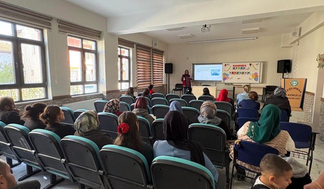 Tokat Aile Ve Sosyal Hizmetler İl Müdürlüğü’nden Öğrencilere Bilinçli Teknoloji Eğitimi