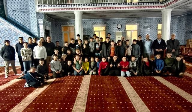 Erbaa’da "Vakti Kuşanmak" Projesi Kapsamında Gençler Camide Buluştu
