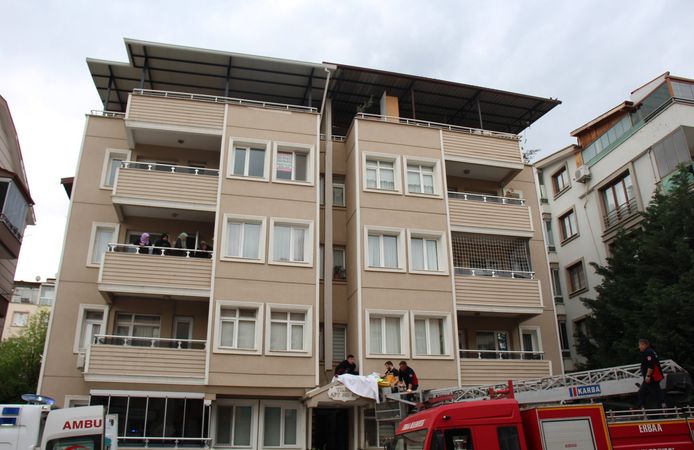 Erbaa’da 5 Katlı Binanın Terasından Düşen Yaşlı Kadın Hayatını Kaybetti
