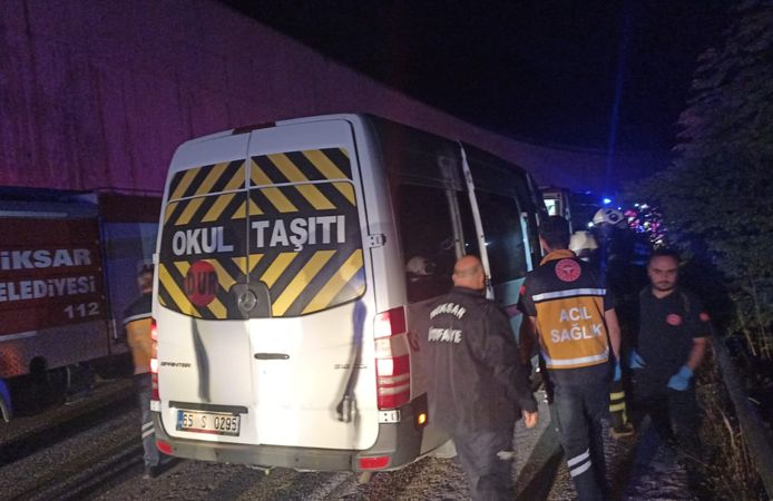 Niksar’da Düğün Yolculuğu Kazayla Sonlandı: 13 Yaralı