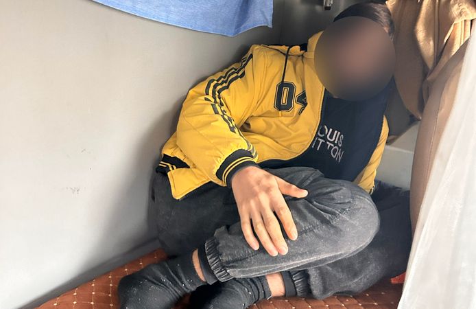 Erbaa’da Kaçak Göçmenler, TIR'ın Yatak Kısmında Saklanırken Yakalandı