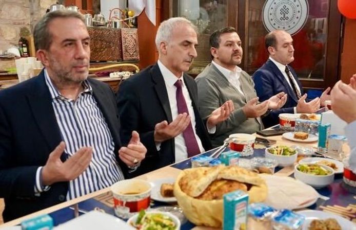 Gülbahar Hatun İmarethanesi’nde Merhum Nuri Koç Hayrına İftar Programı Düzenlendi