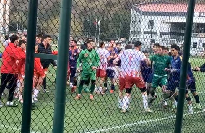 Tokat’ta Saha Savaş Alanına Döndü, Futbolcular Hastanelik Oldu