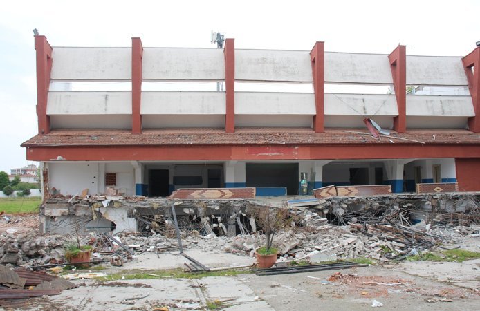 Erbaa’da Yıkım Başladı, Merak Katlandı: Efsane Stadın Yerine Ne Yapılacak?