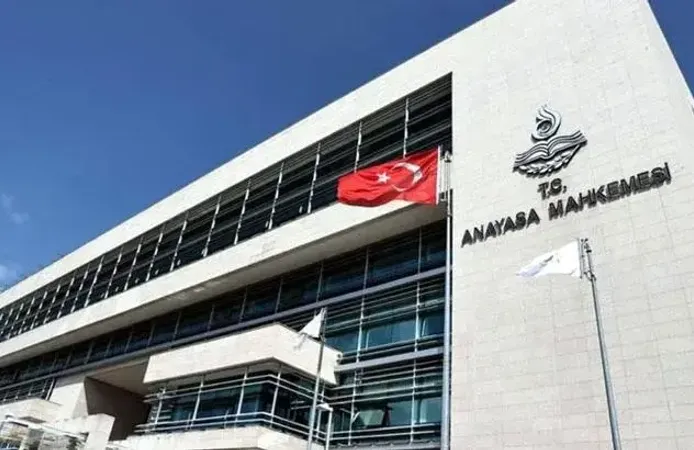 AYM'den Süresiz Nafaka Düzenlemesine İptal Kararı