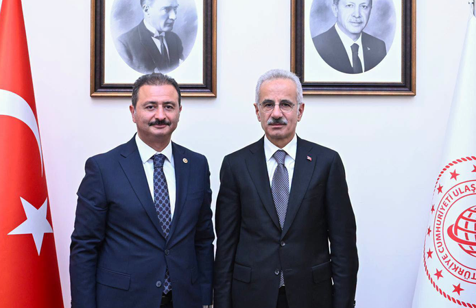 Tokat'ın Ulaşım Yatırımlarına Ankara'da Yakın Takip: Milletvekili Aldemir, Bakan Uraloğlu ile Görüştü