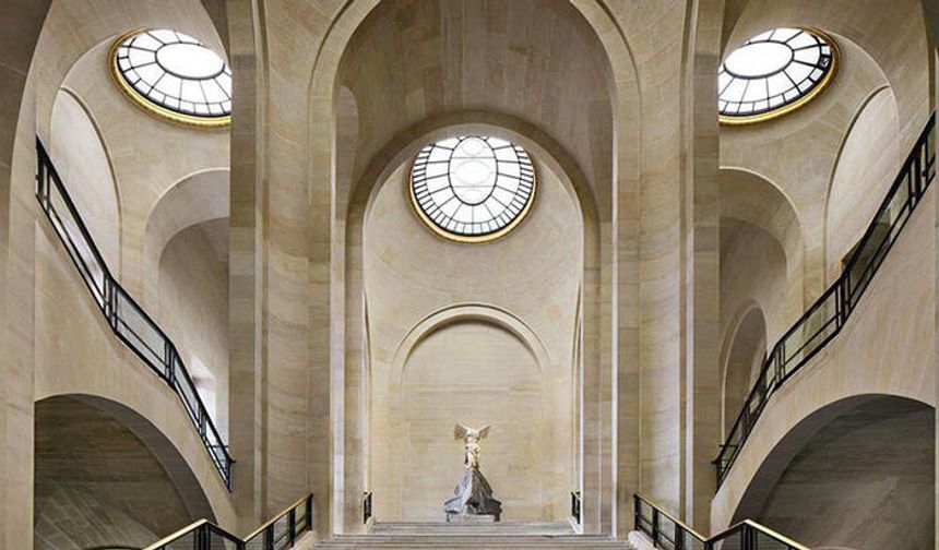 Paris’teki Louvre Müzesi, Güvenlik Sebebiyle Kapatıldı