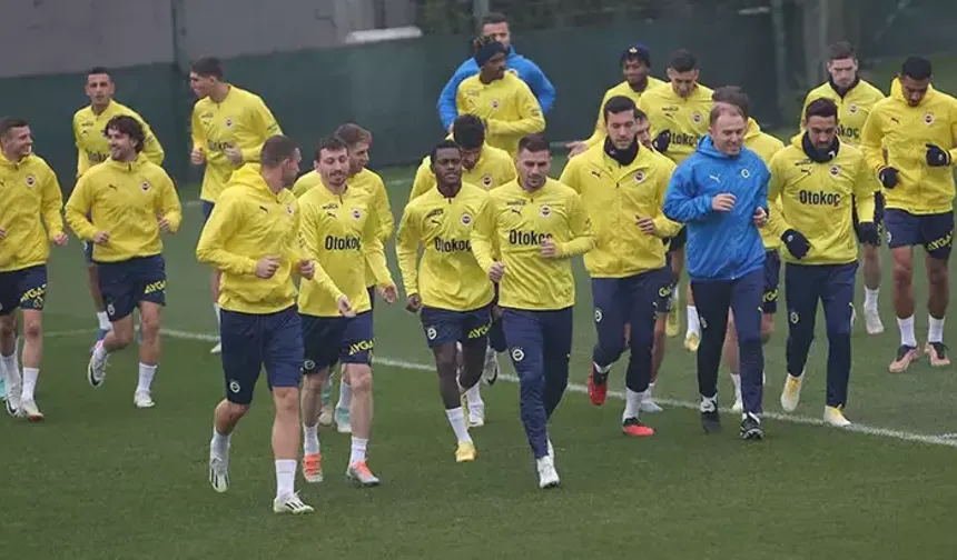Fenerbahçe, Beşiktaş Deplasmanından Lider Dönmeyi Hedefliyor