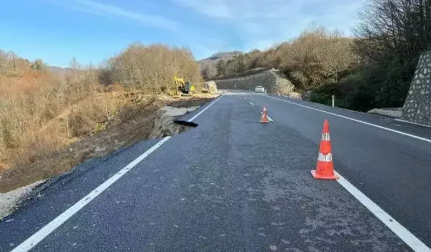 Bartın-Kastamonu Kara Yolunda Heyelan