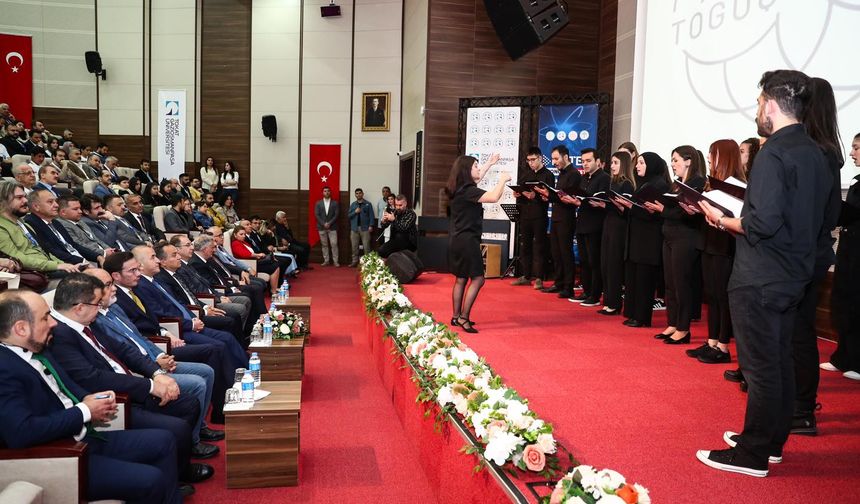 Vali Hatipoğlu, TOGÜ'nün Uluslararası Kongresine Katıldı