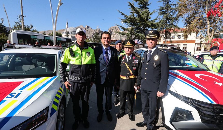 Tokat’ta Emniyet ve Jandarmanın Araç Filosuna Yenilikler Eklendi