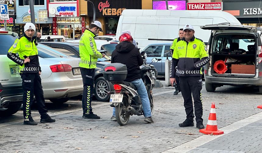 Erbaa İlçe Trafik Ekipleri Motosikletli Sürücülere Göz Açtırmıyor