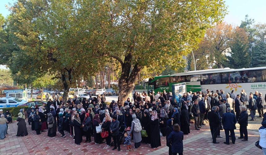 Dualar, Gözyaşları ve Sevinç: Erbaa’da Umreciler Dualarla Uğurlandı