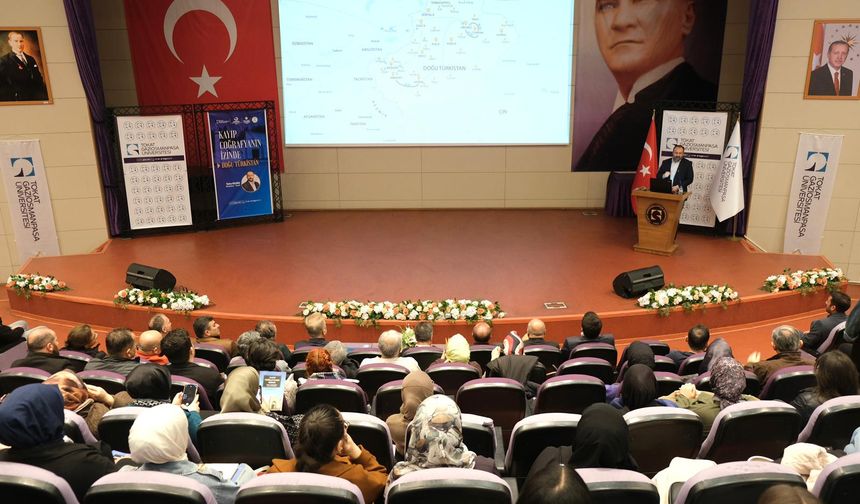 Tokat’ta “Doğu Türkistan” Söyleşisi Yoğun İlgi Gördü