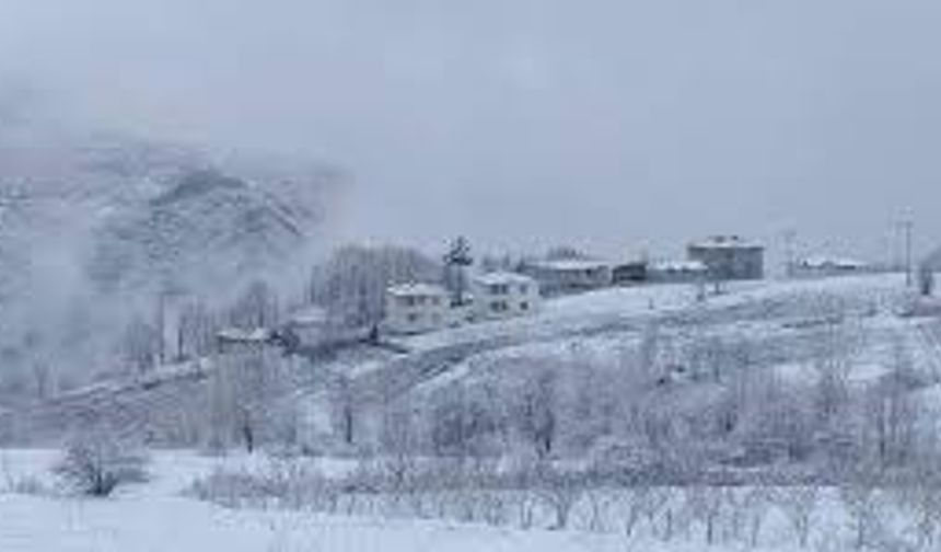 Erbaa’nın Yüksek Kesimleri Beyaza Büründü