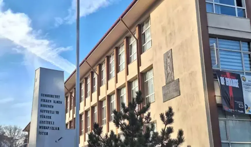 Öğrencilerin Alay Ettiği Öğretmene Velilerden Destek