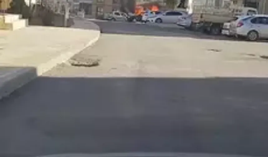 Elazığ’da Park Halindeki Otomobilde Yangın