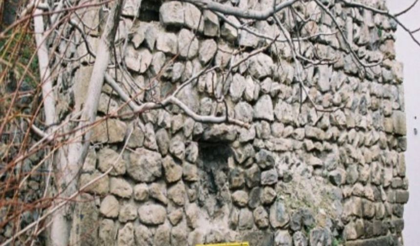 Niksar’da Cin Camii'nin Kitabesi 23 Yıl Sonra Bulundu