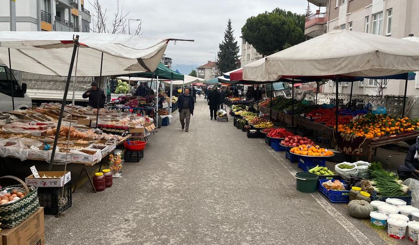 Erbaa’da Pazarcı Esnafı Soğuk Havanın Etkisi Altında