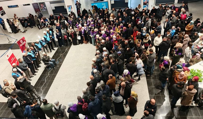 Tokat’tan 166 Kişilik Umre Kafilesi Dualarla Uğurlandı