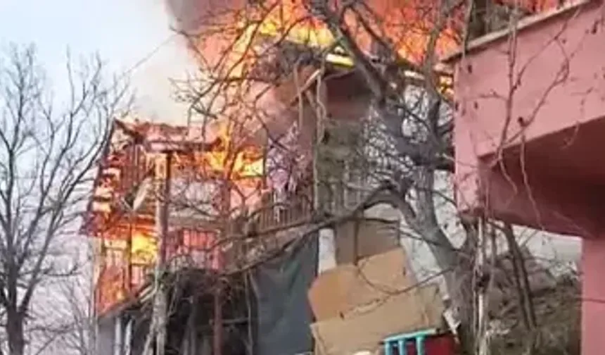 Niksar’da Yanan Ev Kullanılamaz Hale Geldi