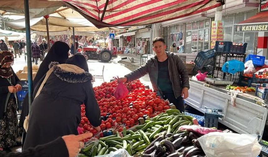 Erbaa’da Ramazan Bereketi: Pazarda Fiyatlar Düşüşe Geçti