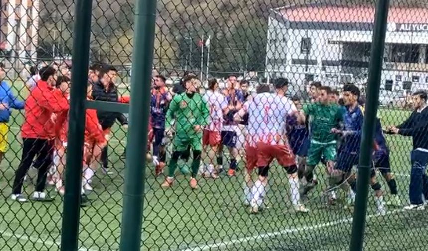 Tokat’ta Saha Savaş Alanına Döndü, Futbolcular Hastanelik Oldu