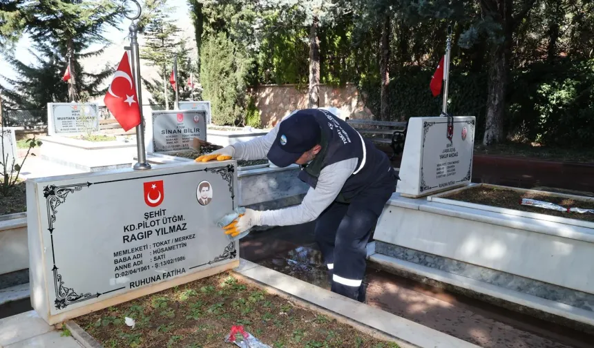 Başkan Yazıcıoğlu: Mezarlıklarımızı Bayrama Hazırlıyoruz