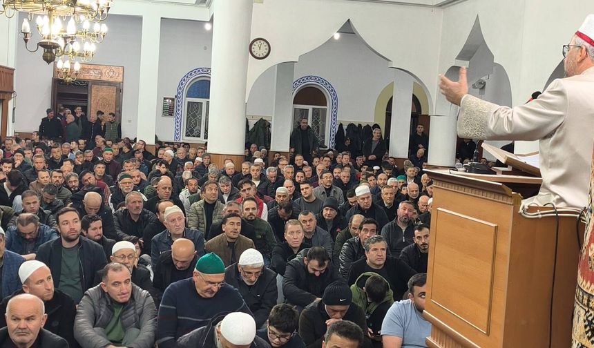 Erbaa’da Mübarek Gece: Camilerden Yükselen Dualar