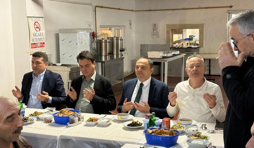 Tokat Valisi Abdullah Köklü Erbaa’da İftar ve Teravih Programına Katıldı