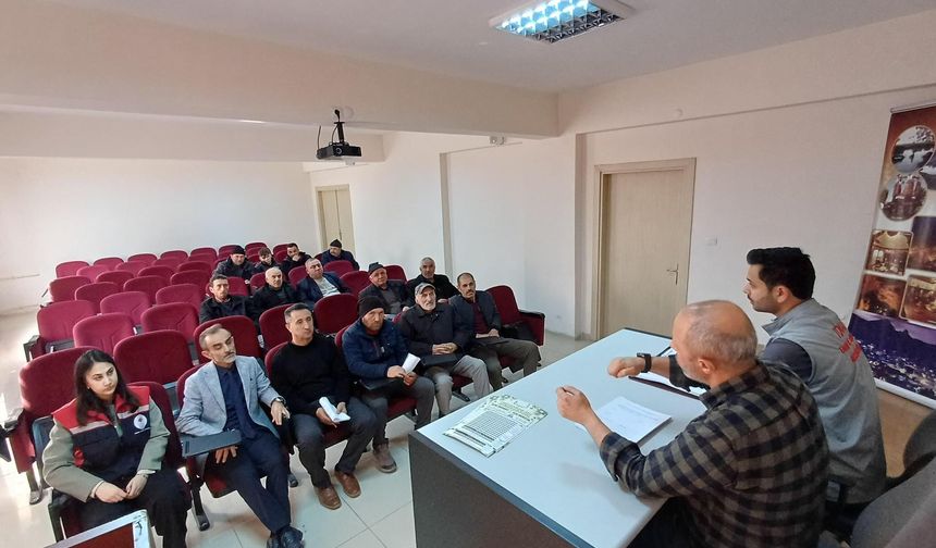 Yeşilyurt’ta Üreticilere Zirai İlaçlama Eğitimi